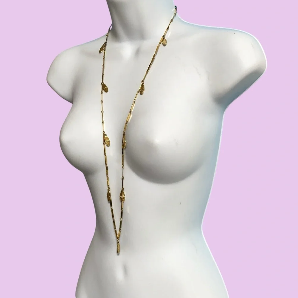 Vintage Retro Gold Tone Chain With Dangles 36